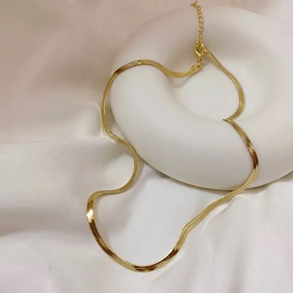 Gold plated flat snake chain necklace - Picture 2 of 3
